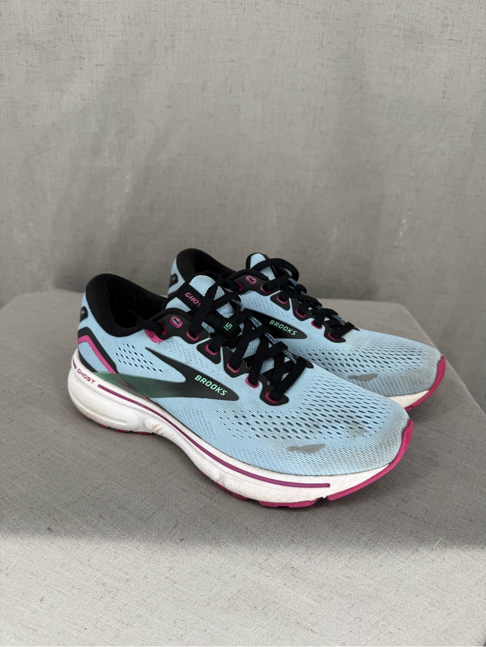 Brooks Ghost 15 women’s Sz 6B running shoes in a light blue mesh